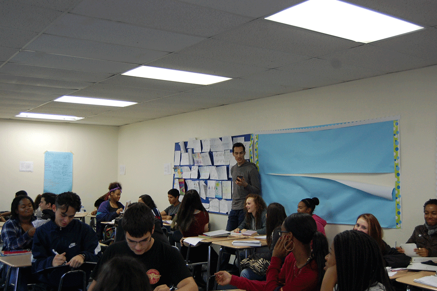 Philip Hernandez teaching his Spanish I class